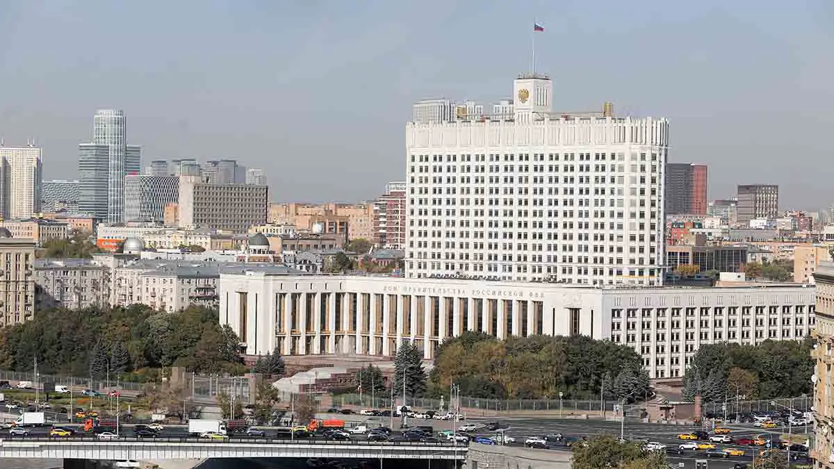 Кабмин вводит временный запрет на экспорт бензина и дизеля по 31 июля