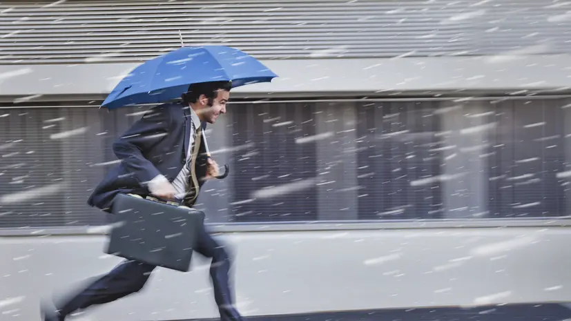 Специалист Быханов назвал погоду уважительной причиной для опозданий на работу