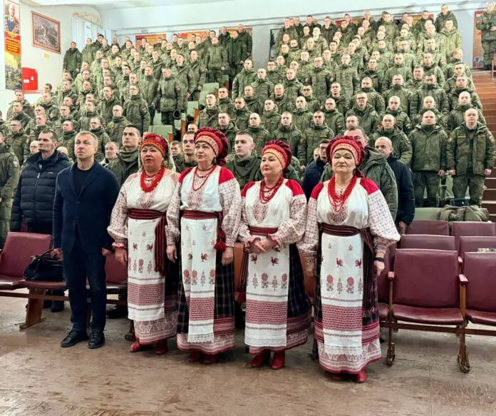 Екатеринбург: Ассамблея и Ветераны СВО зажгли пламя единства-0