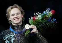 Илья Малинин восхищен выступлением Петра Гуменника на ОИ ISU ilya malinin voshishhen vystupleniem petra gumennika na oi -gazetart-ru-0