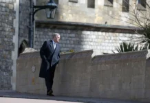 Как Джеффри Эпштейн и Принц Эндрю обсуждали сделку с Cantor Fitzgerald kak dzheffri epshtejn i princz endryu obsuzhdali sdelku s -gazetart-ru-0