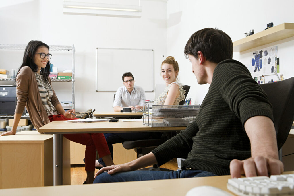 Молодёжь в офисе