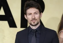 Павел Дуров о взглядах Макрона и Стармера на запреты соцсетей pavel durov o vzglyadah makrona i starmera na zaprety soczsetej-gazetart-ru-0