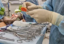 Врачи Владивостока удалили миому матки, спасли пациентку vrachi vladivostoka udalili miomu matki spasli paczientku-gazetart-ru-0