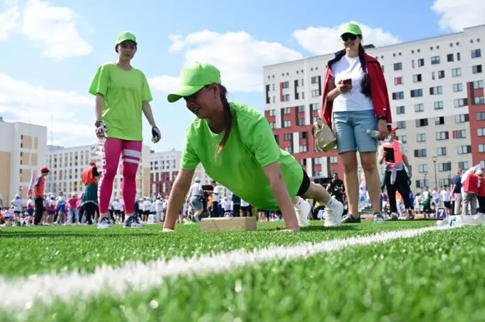 Денис Паслер: жители Свердловской области на 70% активнее ЗОЖ-0