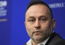 dmitrij svishhyov rukovodit federacziej kyorlinga i rabotaet v gosdume-gazetart-ru-0