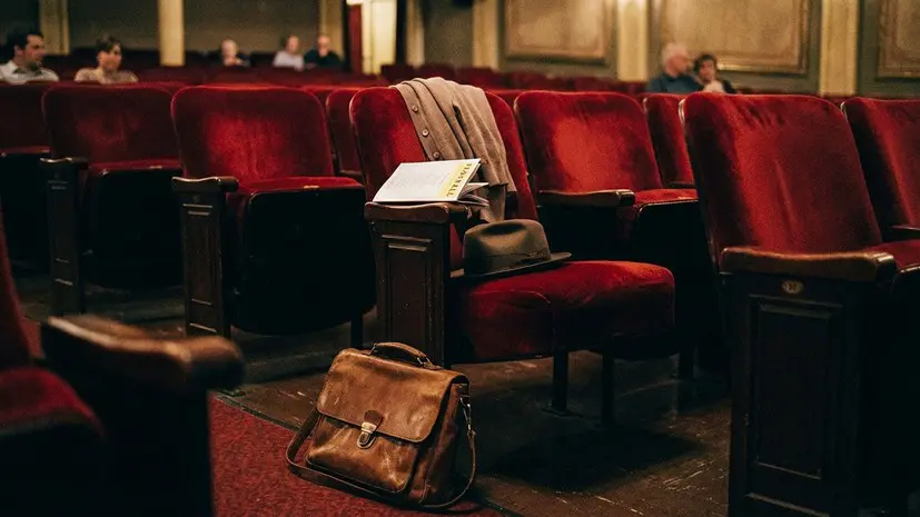 Юрист Русяев: за занятие чужого места в театре грозит штраф