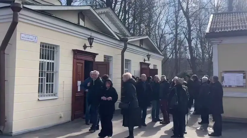 Прощание с женой Басилашвили Галиной Мшанской проходит в Санкт-Петербурге