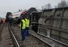 Поезд под Ульяновском сошел с рельсов. Очевидцы рассказали о ситуации poezd pod ulyanovskom soshel s relsov ochevidczy rasskazali o situaczii-gazetart-ru-0