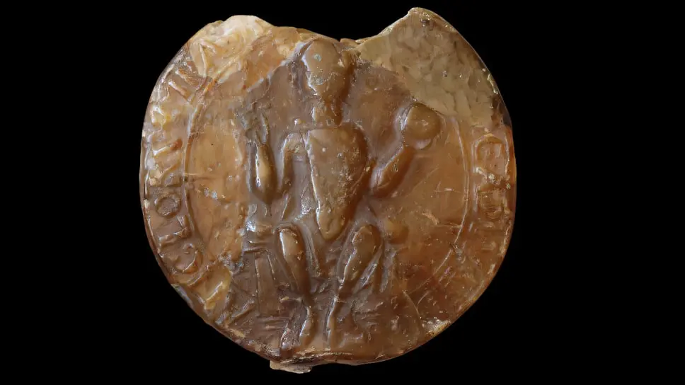 В Нацархиве Франции нашли древнюю печать Эдуарда Исповедника-0