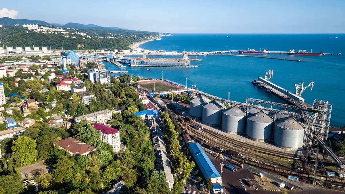 Дополнительные силы для уборки нефтепродуктов привлекут в Туапсе