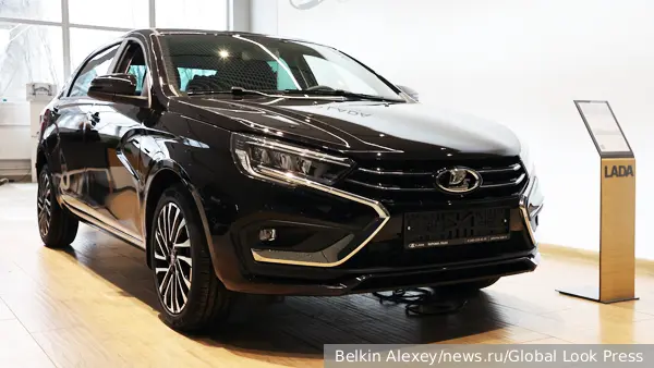 Глава АвтоВАЗа Максим Соколов пересел с Mercedes на Lada Aura