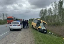 omskoe umvd dtp so shkolnym avtobusom na trasse tyumenomsk-gazetart-ru-0