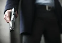 operativnaya pomoshh rebenku v peterburge pri inczidente s pistoletom-gazetart-ru-0