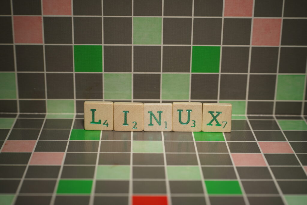 Плитка с зеленым текстом Linux
