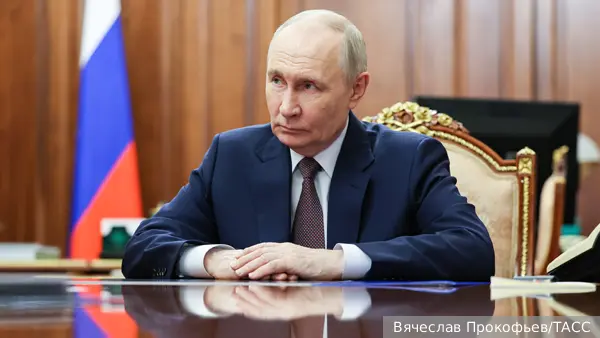 Путин подписал закон о защите исторической правды