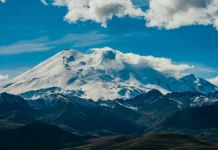 spasateli na elbruse ishhut turistov horoshie novosti iz arhyza-gazetart-ru-0