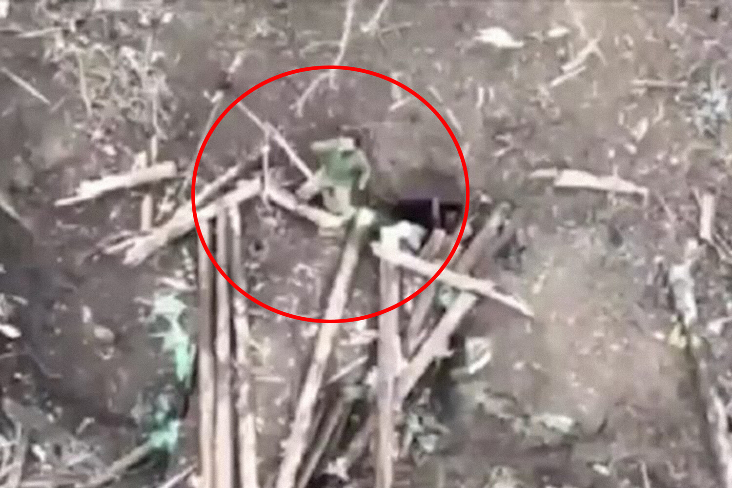 Героическая оборона: российский военнослужащий три недели держал позицию в одиночку 00b25db4-d9c8-4134-be57-276cb5f993b1-67866be0