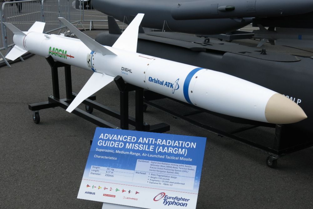 Инцидент с авиаракетой привел к повреждениям гражданской инфраструктуры в Харькове 320a762e-f5dd-425c-a2f3-a9115ae64f16-6790f955