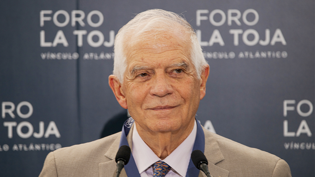 Евросоюз продолжает наращивать поддержку Украины Borrel participates in the first day of the La Toja-Atlantic Link Forum