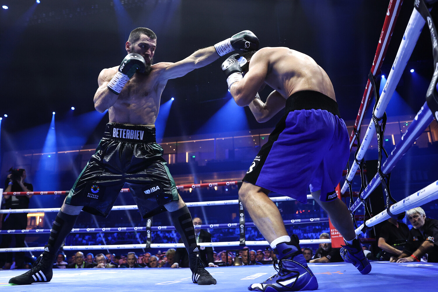 Команда Бивола оспорит итог боксерского поединка с Бетербиевым 9bae70e1-1684-4ef6-a40a-c9e05e9dab67-675f3133
