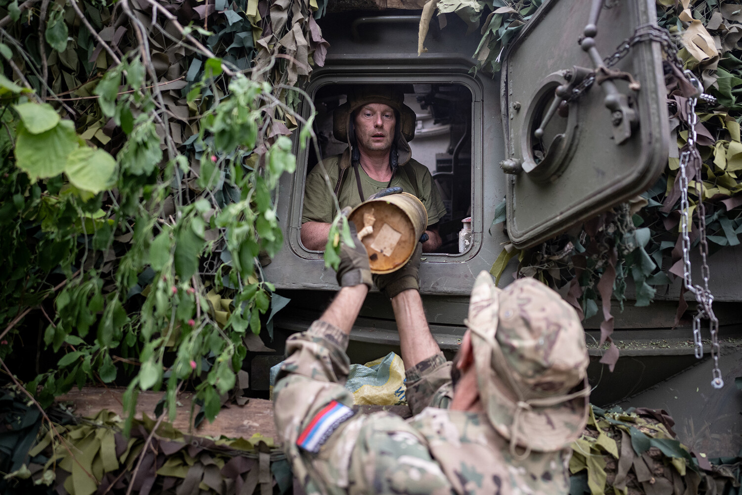 ad2d0951-30d2-4dab-97b3-2496f3217776-674c63e4