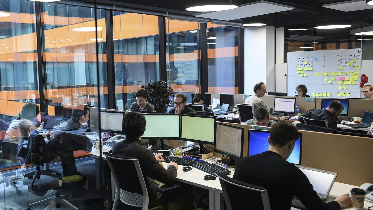 2e46ab95-bb83-49c0-9aeb-fde91160a779-67b31933