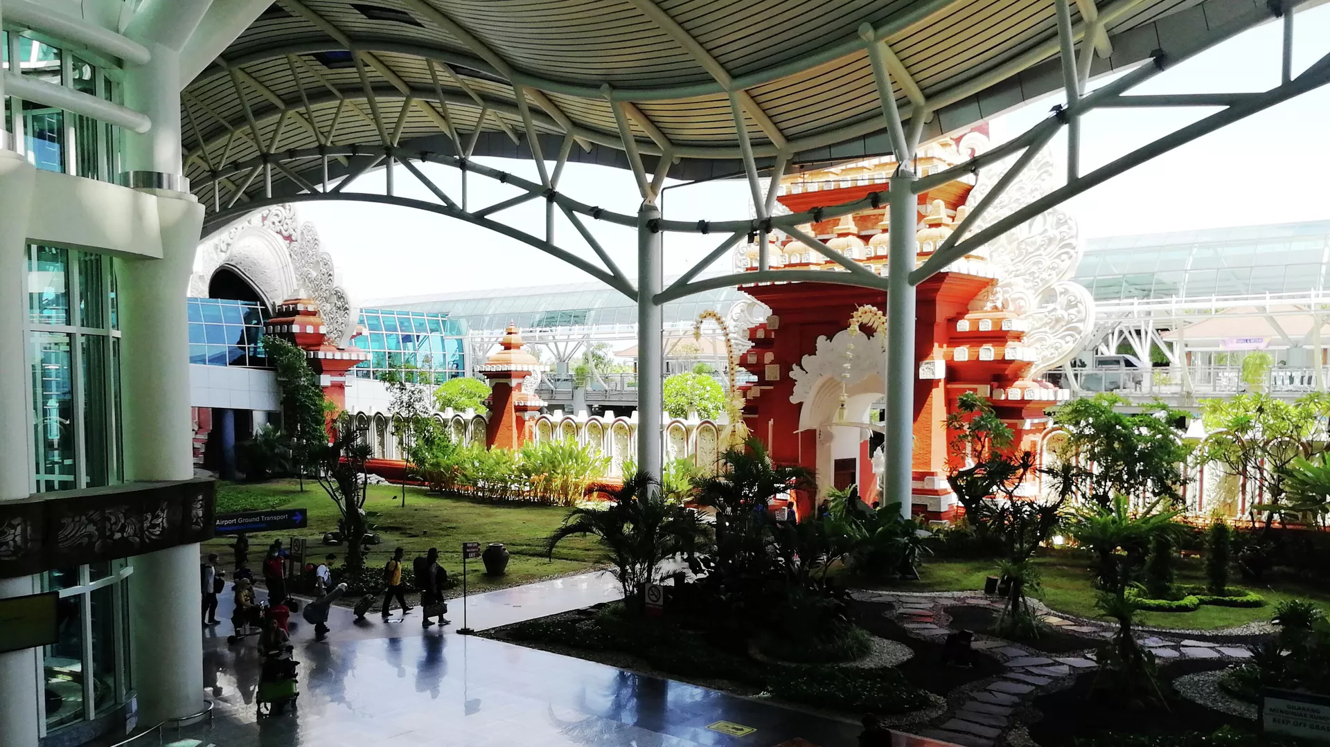 Невероятное спасение: россиянин выжил после падения с огромной высоты на Бали 3edfc852-0c7c-498c-ab94-a459851af741-67b09010