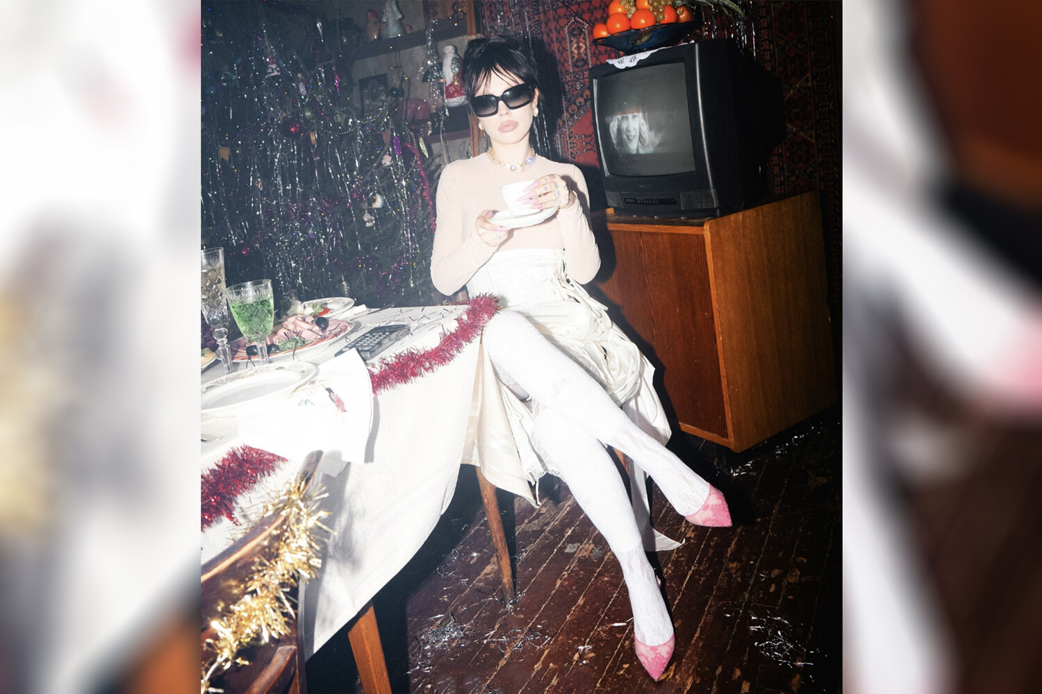 Творческое перевоплощение Инстасамки в атмосферу советской эпохи aa75130c-f69e-4e06-bf2b-dc2b8de813ce-67c59d03