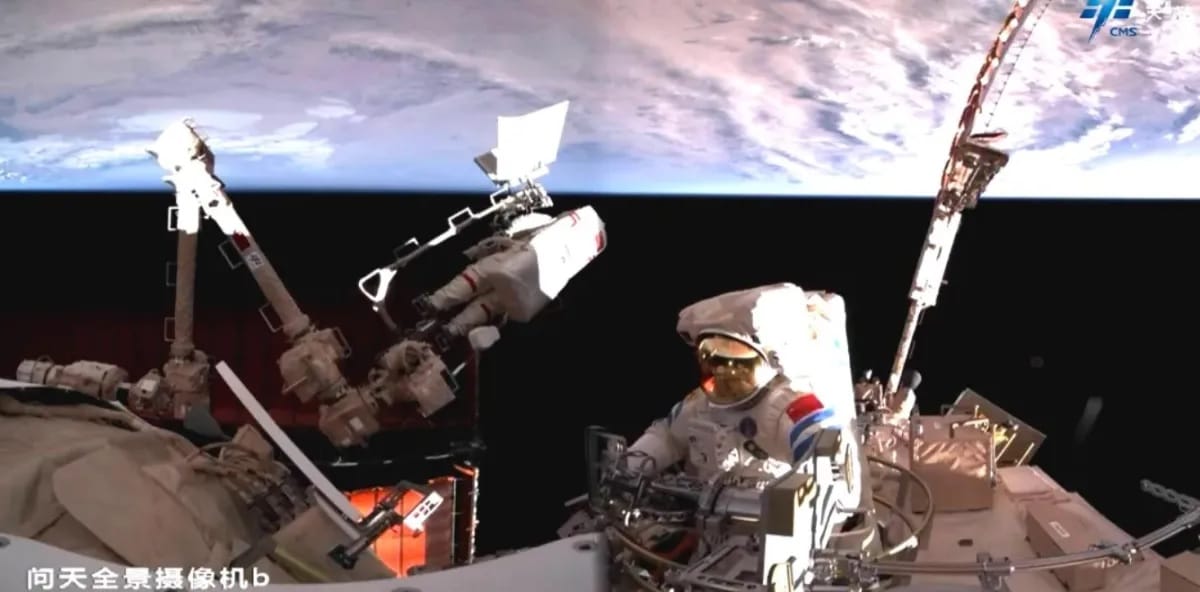Исторический рекорд: китайские космонавты установили новый стандарт работы в открытом космосе ae672b8a-1a0b-4096-8ca8-ec192f30e5a2-67b755c6
