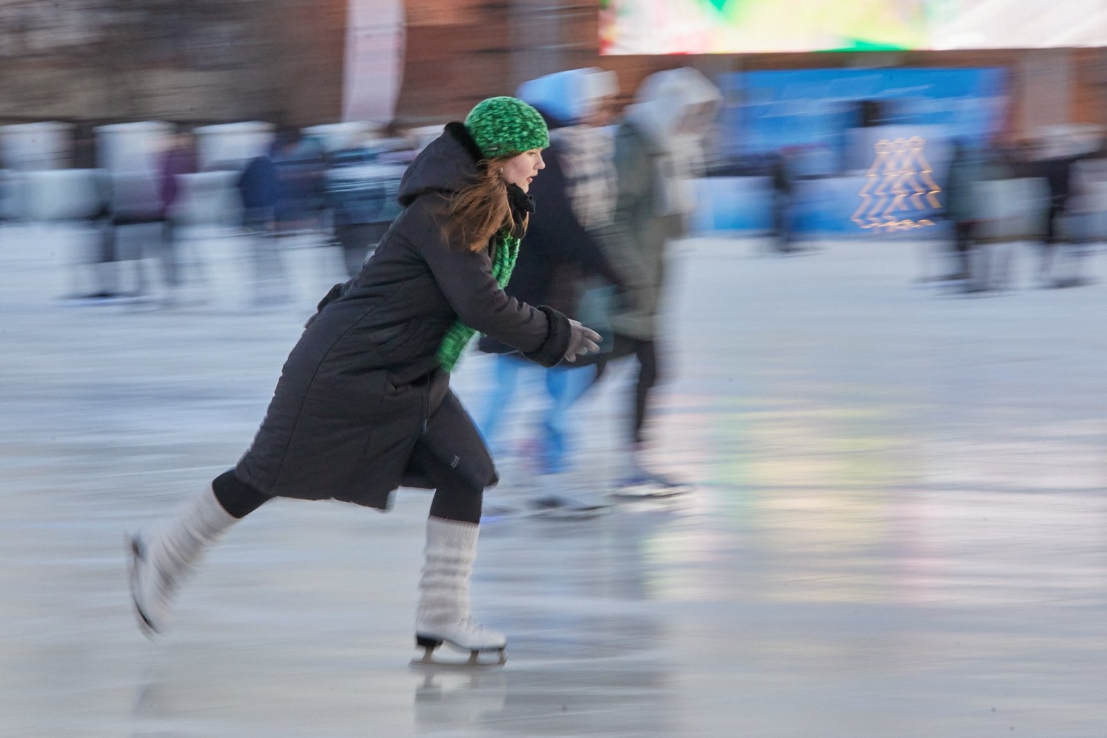 Ледяная сказка Владивостока: на стадионе "Авангард" торжественно открыли каток c14fd811-ac0f-4e87-93b7-51a8ff4fb6eb-67c36fec