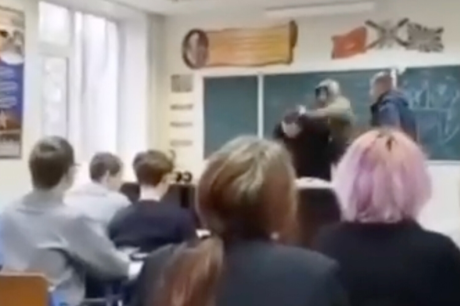 Конфликт в липецком колледже: на защите прав и безопасности учащихся e33fd424-c2df-4ce5-84ad-b084e0004168-67c1a2fe