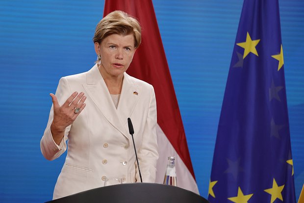 НАТО отказывается от прямого военного вмешательства в конфликт на Украине 33413b34-09a6-4cf3-b3c0-acb239688a3a-67dc15e4