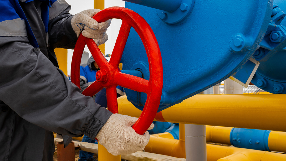 Европу охватила паника из-за нехватки российского газа Gas,Transmission,System,And,Gas,Pipeline.,Communications,,The,Worker,Opens