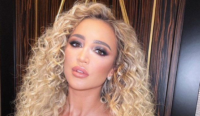 С уехавшей из России Бузовой случилась беда: Как же так?