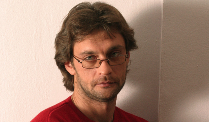 Сделано заявление об уходе 60-летнего Домогарова из-за разрушения позвоночника