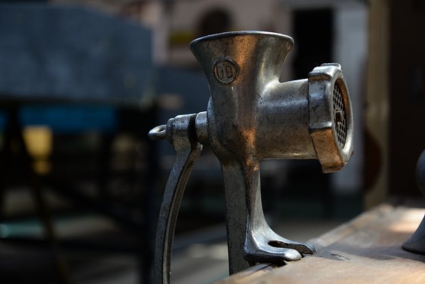 Важность техники безопасности при работе с кухонным оборудованием 8a11fcb0-5013-462d-9f8b-3b9279e62a70-67dd2fe6