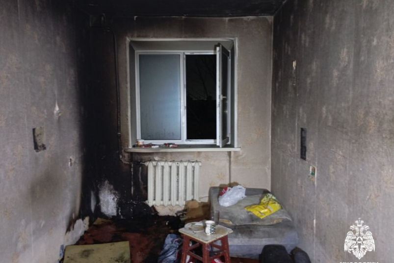 Спасатели Находки успешно эвакуировали человека из горящей квартиры 9e685946-a37d-42aa-a0b5-d31681ed49f9-67e2dc06