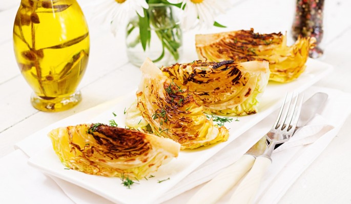 Изысканный стейк из капусты для идеального семейного ужина a43fa805-297b-47cc-a5f5-2911a0aa3a6d-67ea8907