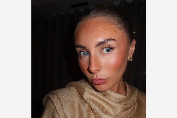 Модель установила мировой рекорд в масштабном интимном марафоне aed6e274-5f6a-44f1-83d3-f4a57156f618-67ee4f2c