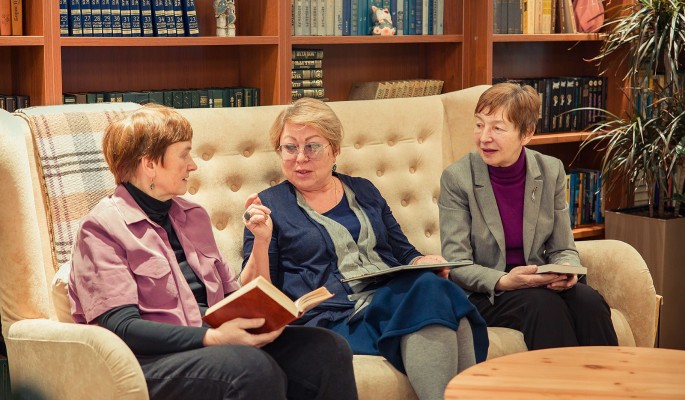 В клубах "Московское долголетие" начался поэтический фестиваль