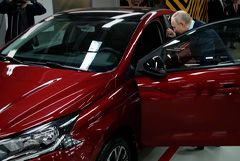 Президент высоко оценил новый российский автомобиль Lada Aura d6b54151-8a9b-4d69-bca7-6f6059f012f0-67ec48ac