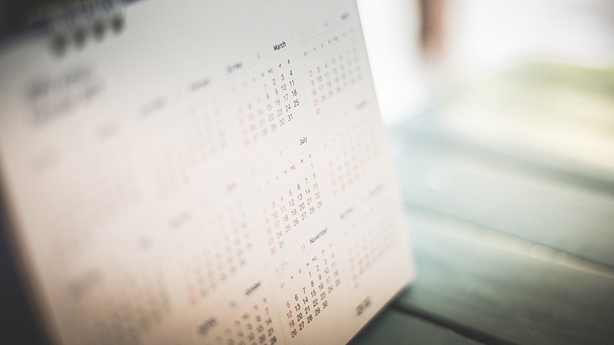 Мишустин подписал постановление о праздничных и выходных днях в 2025 году Blurred,Calendar,Page,Dark,Tone