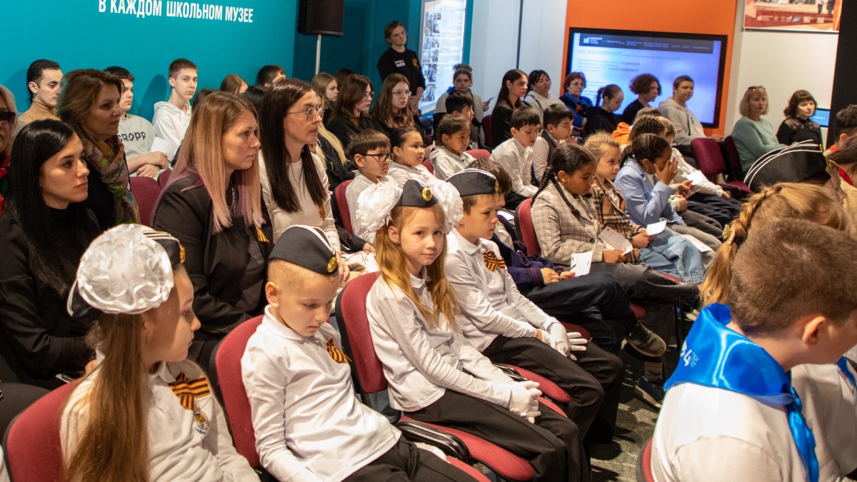 Международная встреча юных хранителей истории в Музее Победы fa0a7c11-55f7-49d2-a8cb-3a670035baf7-67d995f9