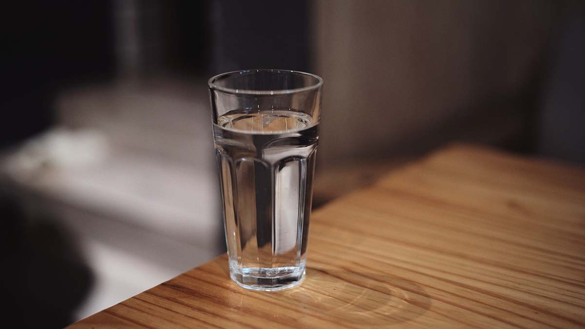 Воду по 650 рублей за стакан стали продавать в столичной «Кофемании»