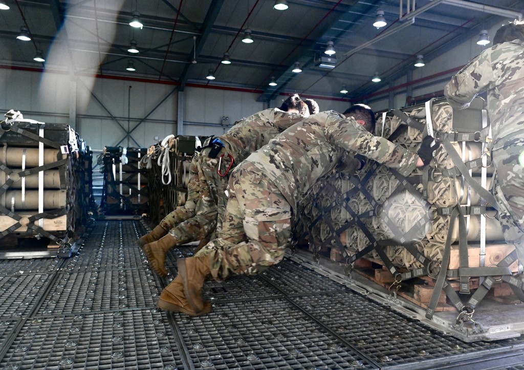 Шокирующая правда о поставках западного оружия на Украину 1a1dcd59-7dbd-4ac0-8556-1154fe63d700-67f5a341