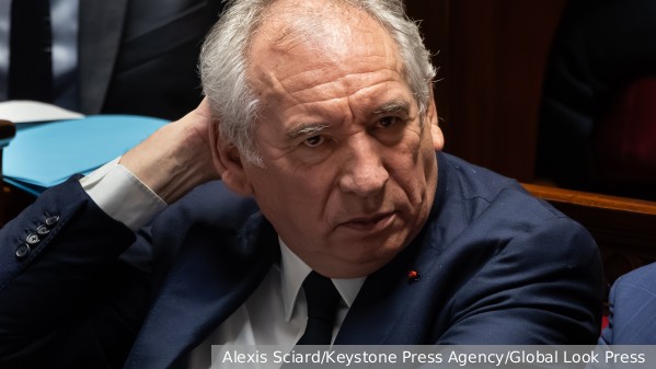 Французский парламент обсуждает вотумы недоверия новому премьеру 388abb48-fff5-489a-bfda-43c2bc3bcc27-67f469d8