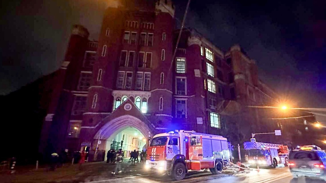 Оперативная эвакуация людей при задымлении в здании московского Электрозавода 6d21faa6-77d3-4da7-bc55-1dfd253f4a5e-67facd4e