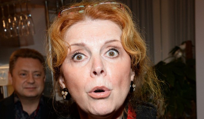 Профессиональные провокаторы гипнозом и внушением выудили из доверчивой Новиковой интимный секрет