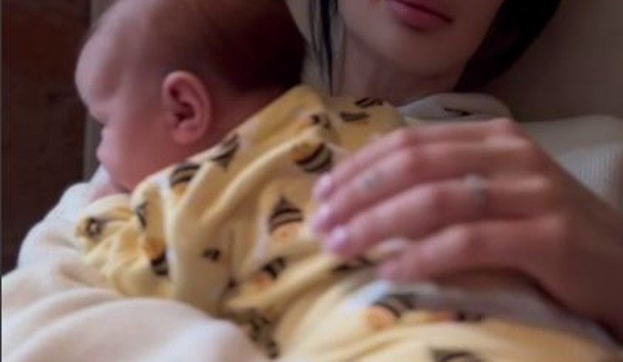 Возвращение Кабаевой в социальные сети с маленьким ребенком c75ac57d-0802-402e-b504-4f30a5bd5f41-67fb3352